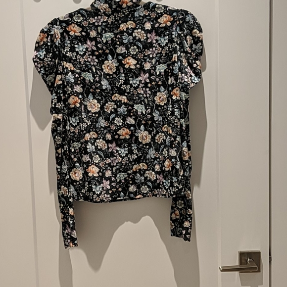 Floral top - Picture 3 of 3